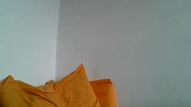 Snapshot of roseblak42 chatting on May 17, 2026, 10:22 am roseblak42 online show from May 17, 2026, 10:22 am