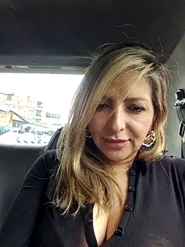  Abril-Office1 online show from March 13, 2025, 3:50 pm