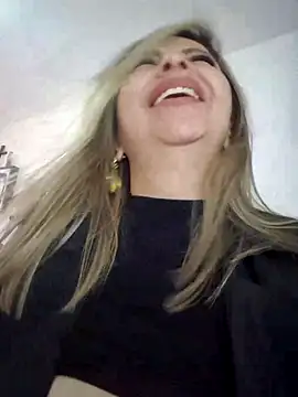  Abril-Office1 online show from March 17, 2025, 10:17 pm