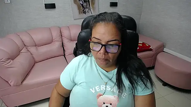 Penelope Nipples  online show from December 31, 2024, 12:15 pm