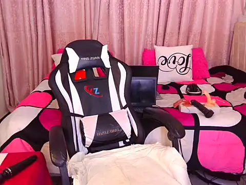 Pretty-shally online show from September 14, 2025, 10:31 pm