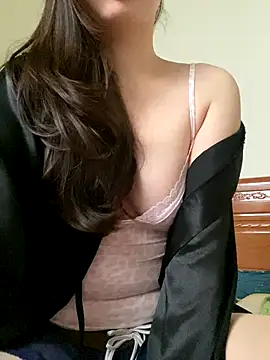 Ruby bear online show from December 14, 2025, 5:57 am