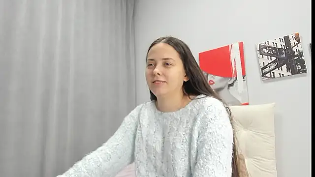 Tiny JuJu online show from February 9, 2026, 1:09 am