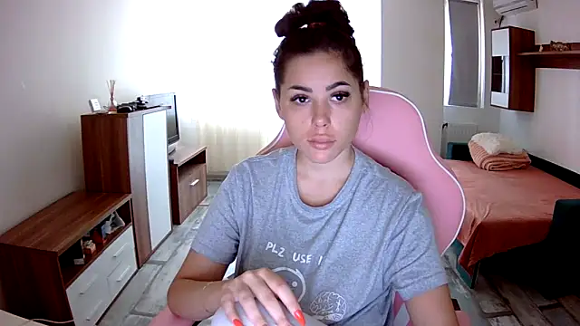 LovelyJulliette online show from September 26, 2025, 9:02 am