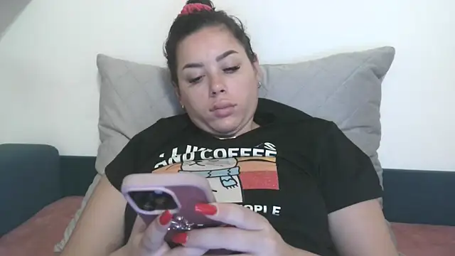 LovelyJulliette online show from November 19, 2025, 3:45 pm