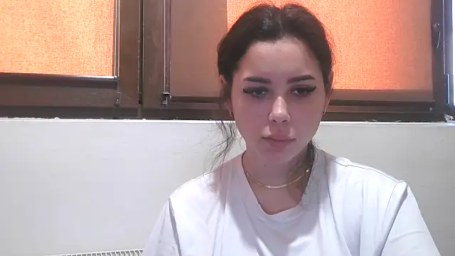 LovelyJulliette online show from January 17, 2026, 12:43 pm