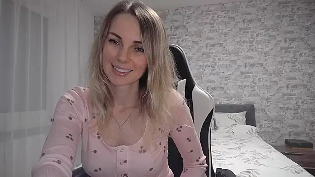 AlissonBia online show from November 2, 2025, 11:07 pm