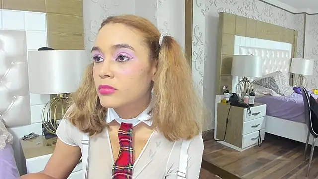 TaraaHot online show from April 16, 2026, 2:12 am