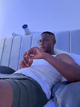 Arwens bell08 online show from January 12, 2025, 1:21 am