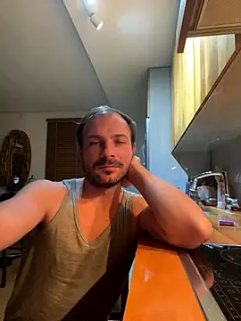 Snapshot of Adventurehotman chatting on December 4, 2024, 11:02 pm Adventurehotman online show from December 4, 2024, 11:02 pm