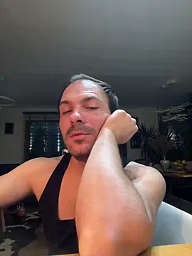 Snapshot of Adventurehotman chatting on December 19, 2024, 12:34 am Adventurehotman online show from December 19, 2024, 12:34 am