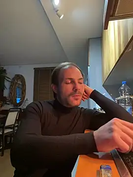 Snapshot of Adventurehotman chatting on December 20, 2024, 12:08 am Adventurehotman online show from December 20, 2024, 12:08 am