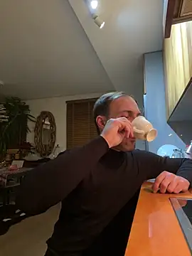 Snapshot of Adventurehotman chatting on December 20, 2024, 6:24 pm Adventurehotman online show from December 20, 2024, 6:24 pm