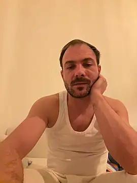 Snapshot of Adventurehotman chatting on January 7, 2025, 1:17 am Adventurehotman online show from January 7, 2025, 1:17 am