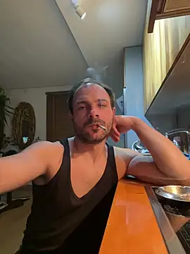 Snapshot of Adventurehotman chatting on January 18, 2025, 1:19 am Adventurehotman online show from January 18, 2025, 1:19 am