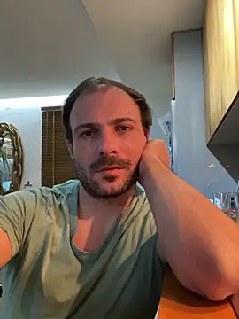 Snapshot of Adventurehotman chatting on February 6, 2025, 11:58 pm Adventurehotman online show from February 6, 2025, 11:58 pm