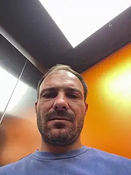 Snapshot of Adventurehotman chatting on September 21, 2025, 5:36 pm Adventurehotman online show from September 21, 2025, 5:36 pm