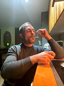 Snapshot of Adventurehotman chatting on September 29, 2025, 9:52 pm Adventurehotman online show from September 29, 2025, 9:52 pm