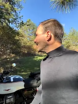 Snapshot of Adventurehotman chatting on October 23, 2025, 10:58 am Adventurehotman online show from October 23, 2025, 10:58 am