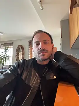 Snapshot of Adventurehotman chatting on November 3, 2025, 12:06 pm Adventurehotman online show from November 3, 2025, 12:06 pm