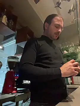 Snapshot of Adventurehotman chatting on November 5, 2025, 7:14 pm Adventurehotman online show from November 5, 2025, 7:14 pm