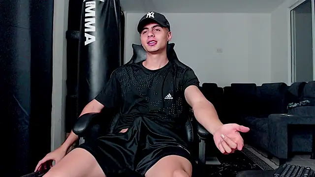 Stiven CL online show from November 30, 2025, 12:25 am