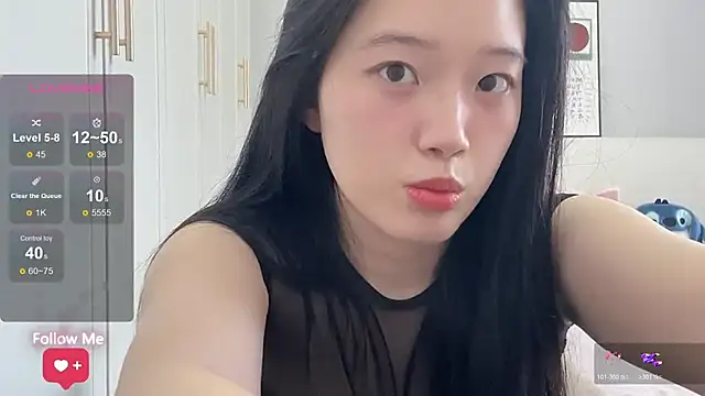 Snapshot of rose-u chatting on April 19, 2026, 1:27 am rose-u online show from April 19, 2026, 1:27 am