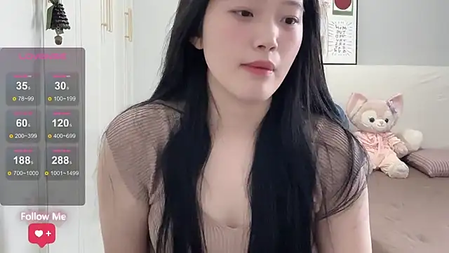 Snapshot of rose-u chatting on May 2, 2026, 1:32 am rose-u online show from May 2, 2026, 1:32 am