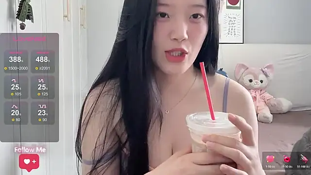 Snapshot of rose-u chatting on May 26, 2026, 1:23 am rose-u online show from May 26, 2026, 1:23 am