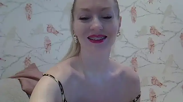 ZarinaSwift online show from January 15, 2025, 4:47 am