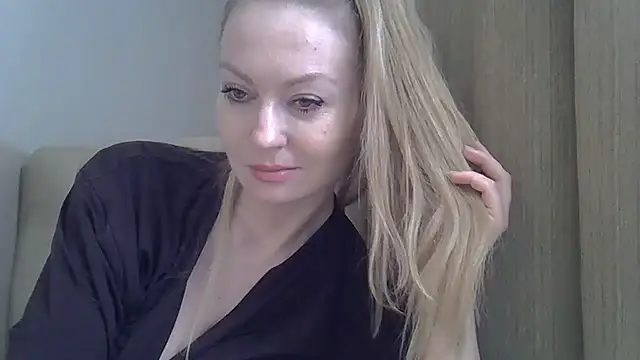 ZarinaSwift online show from February 12, 2025, 8:27 am