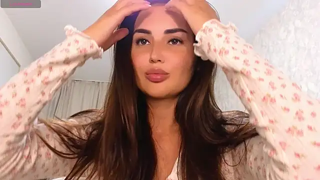 LaraSkinny online show from October 2, 2025, 1:18 pm