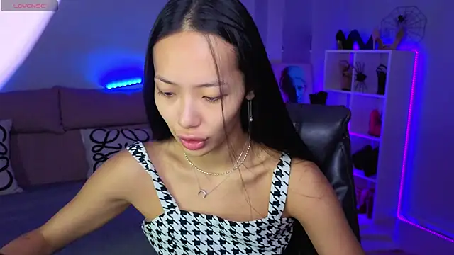  MIURA  online show from October 24, 2025, 1:03 am