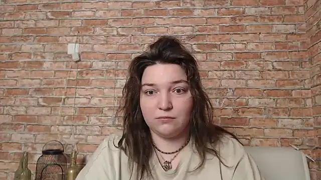 Amelia Kiss  online show from February 3, 2025, 12:36 am