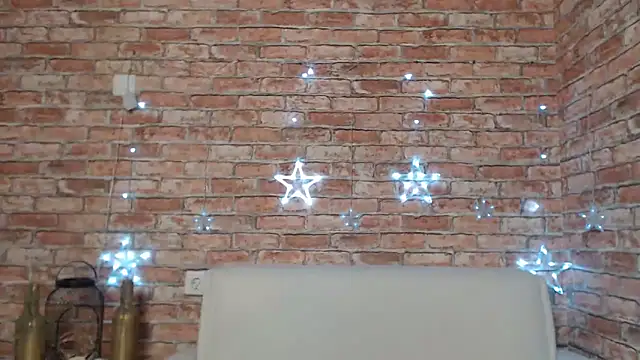 Amelia Kiss  online show from February 27, 2025, 1:05 am