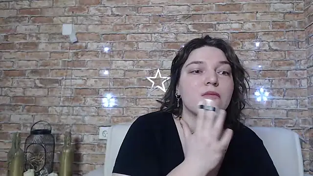 Amelia Kiss  online show from March 10, 2025, 12:40 am