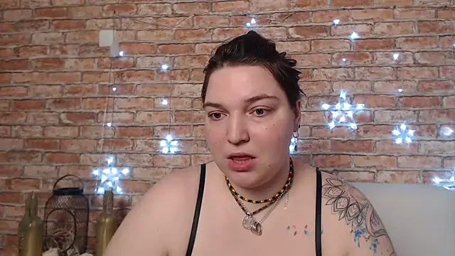 Amelia Kiss  online show from March 11, 2025, 12:44 am