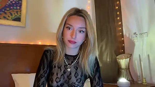 SirenaBelle online show from November 16, 2025, 12:16 am