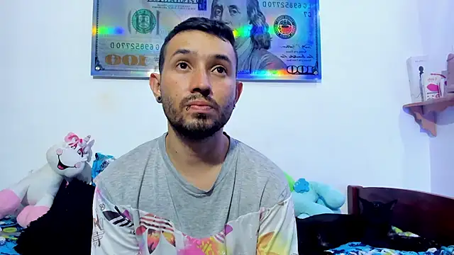 Snapshot of Bad_Couple_1 chatting on December 12, 2024, 1:10 am Bad Couple 1 online show from December 12, 2024, 1:10 am