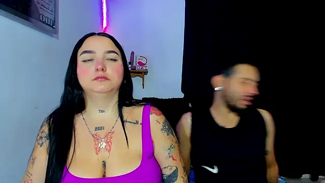 Snapshot of Bad_Couple_1 chatting on February 9, 2025, 3:43 am Bad Couple 1 online show from February 9, 2025, 3:43 am