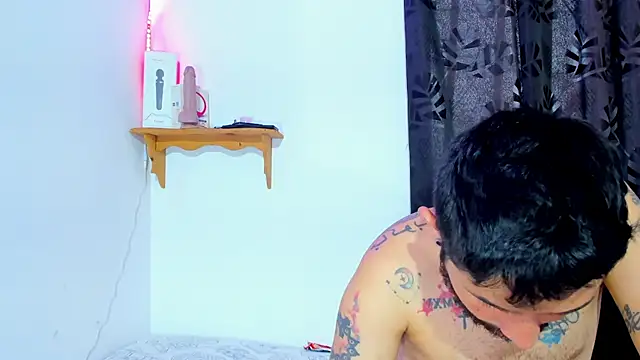 Snapshot of Bad_Couple_1 chatting on February 21, 2025, 12:17 pm Bad Couple 1 online show from February 21, 2025, 12:17 pm