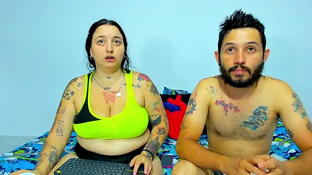 Snapshot of Bad_Couple_1 chatting on March 3, 2025, 4:14 am Bad Couple 1 online show from March 3, 2025, 4:14 am