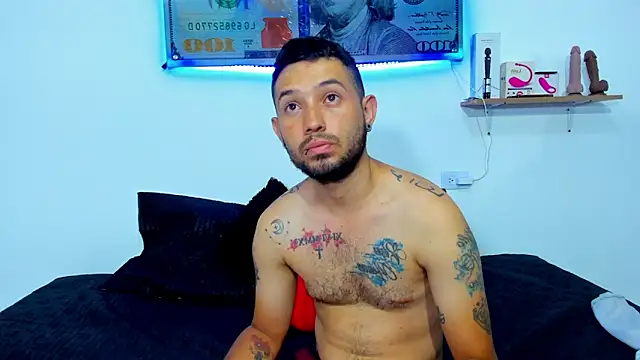 Snapshot of Bad_Couple_1 chatting on March 20, 2025, 7:14 am Bad Couple 1 online show from March 20, 2025, 7:14 am