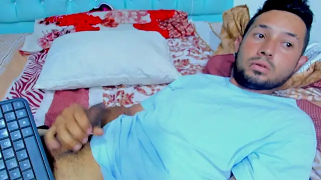 Snapshot of Bad_Couple_1 chatting on October 22, 2025, 10:37 am Bad Couple 1 online show from October 22, 2025, 10:37 am