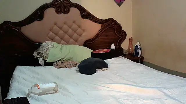 HOTBIGMELONSxx online show from September 29, 2025, 6:13 pm