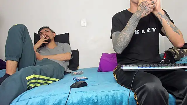 Aaron BigDickxxx online show from April 3, 2026, 6:39 pm