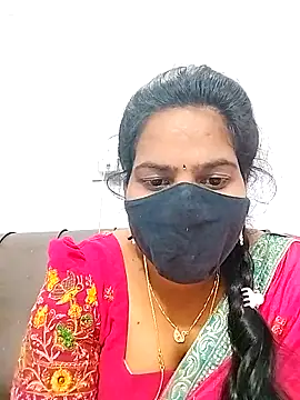 Snapshot of melina214 chatting on February 17, 2026, 4:46 pm melina214 online show from February 17, 2026, 4:46 pm