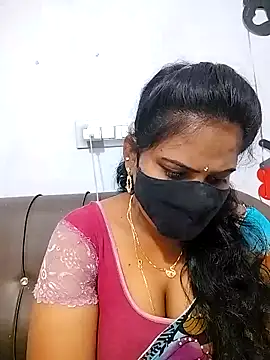 Snapshot of melina214 chatting on February 26, 2026, 5:06 am melina214 online show from February 26, 2026, 5:06 am