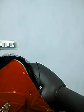 Snapshot of melina214 chatting on March 1, 2026, 4:58 am melina214 online show from March 1, 2026, 4:58 am