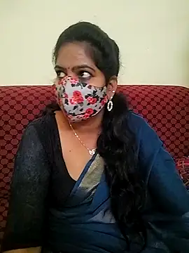 Snapshot of melina214 chatting on March 24, 2026, 6:18 am melina214 online show from March 24, 2026, 6:18 am